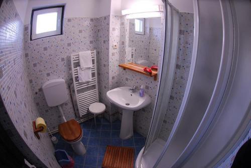 Súgó Panzió Madarasi Hargita Hotel Izvoare  Ruang foto