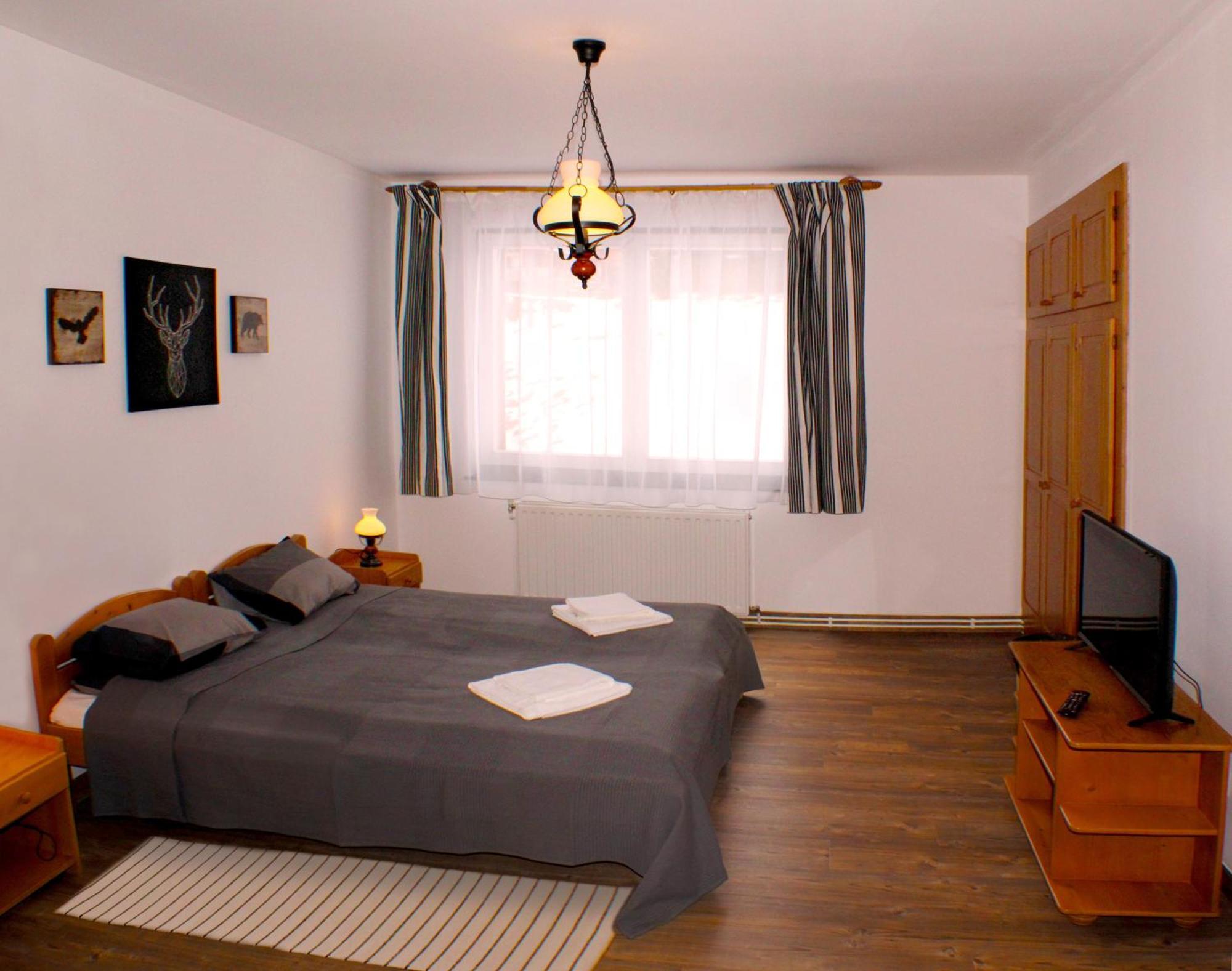 Súgó Panzió Madarasi Hargita Hotel Izvoare  Bagian luar foto